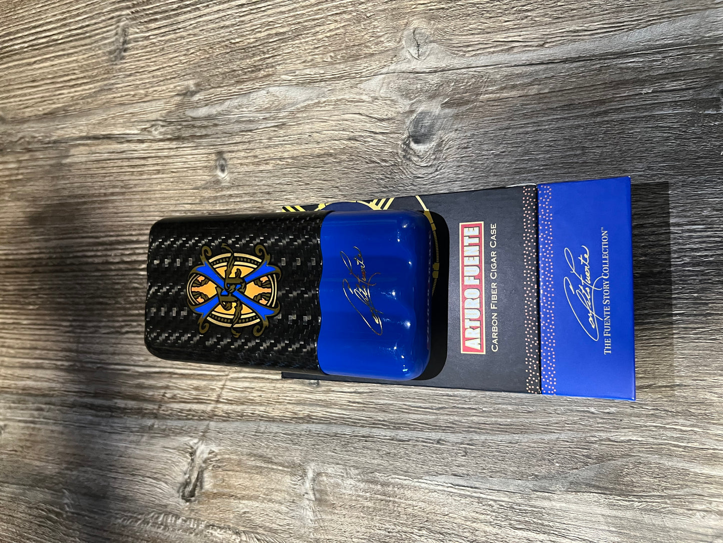 Arturo Fuente OpusX Forbidden X Carbon Fiber 3-Cigar Case-Blue