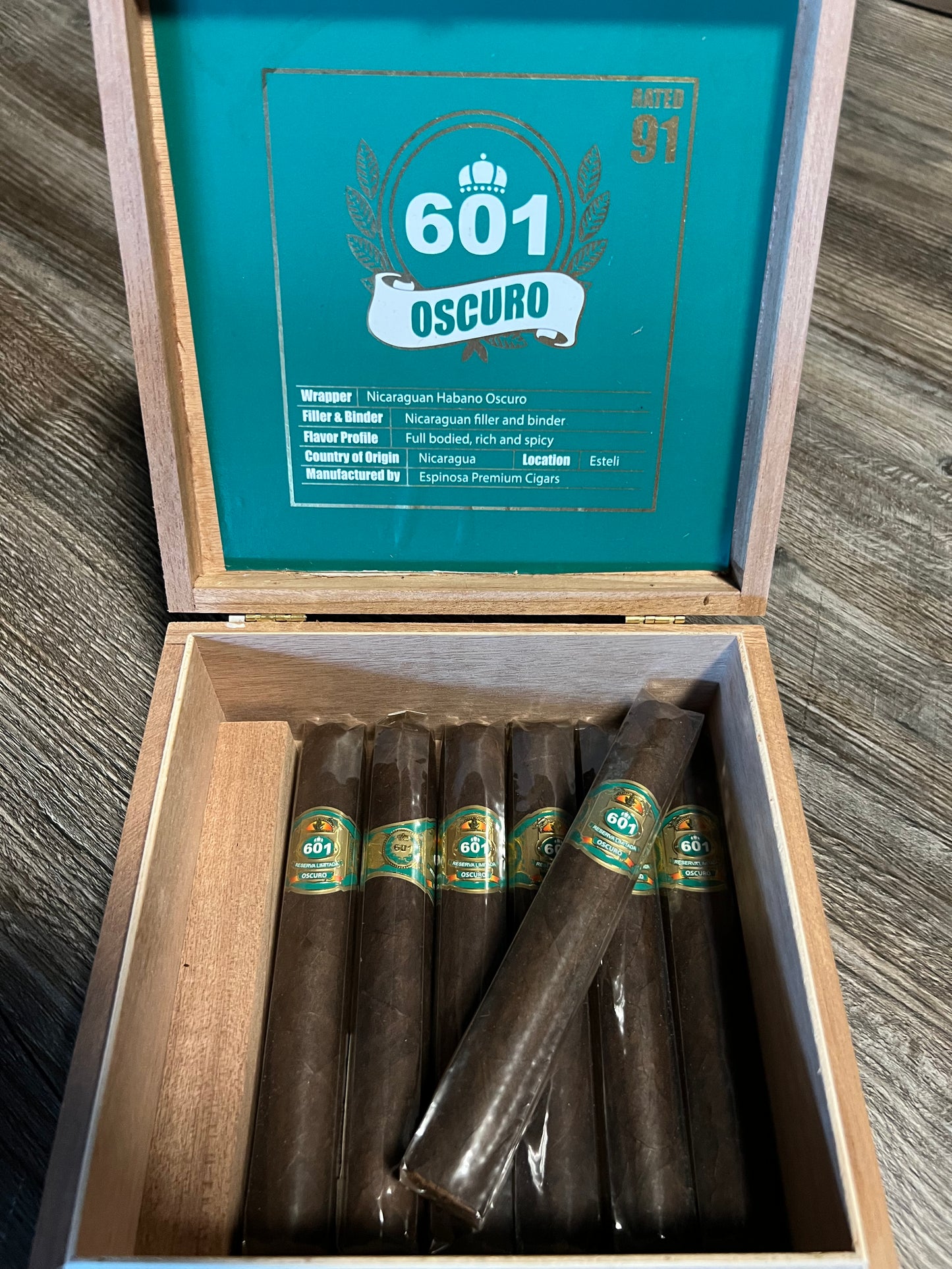 601 Oscuro-Trabuco